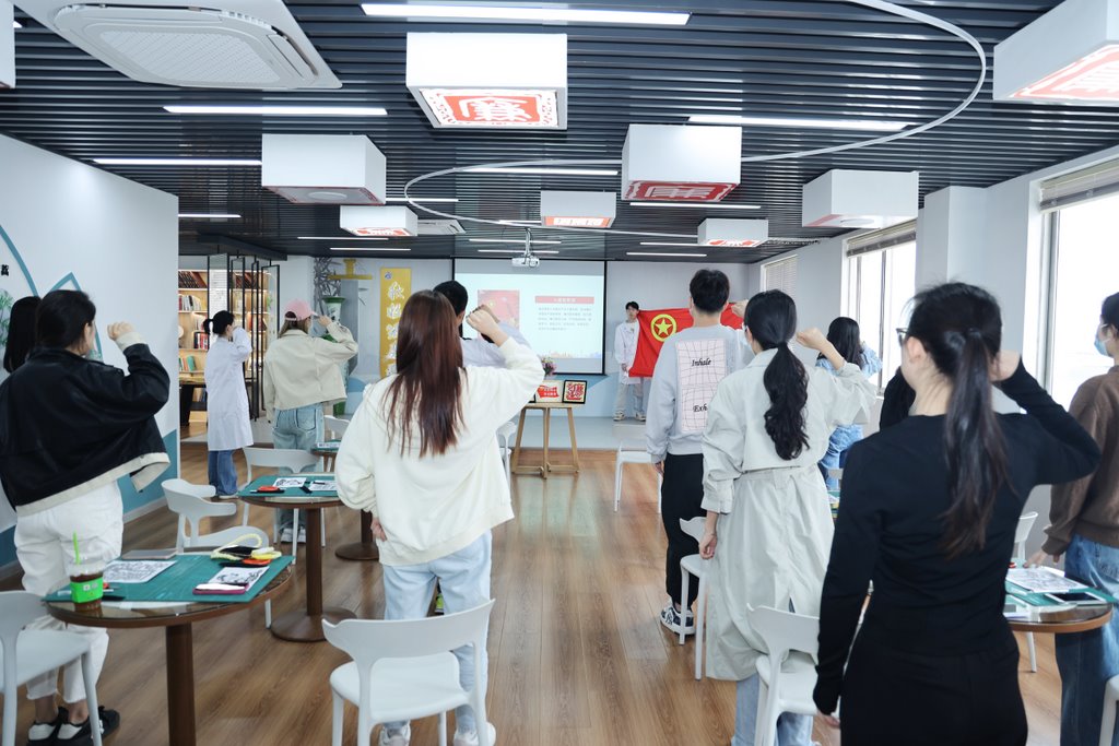 传承五四薪火 “医”起共筑未来